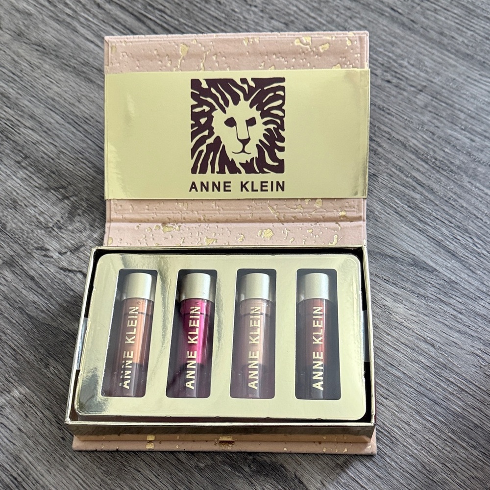 Anne Klein Lipstick Set - Vibrant Red,‎ Elegant Pink, Rich Purple